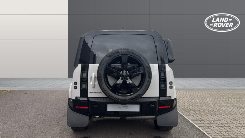 Land Rover Defender 3.0 D350 X-Dynamic HSE 90 3dr Auto Diesel Estate